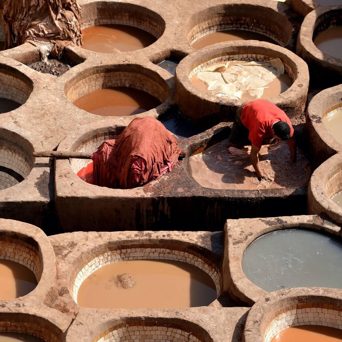 pufuri marocane din piele naturala de capra realizate de artizani din maroc