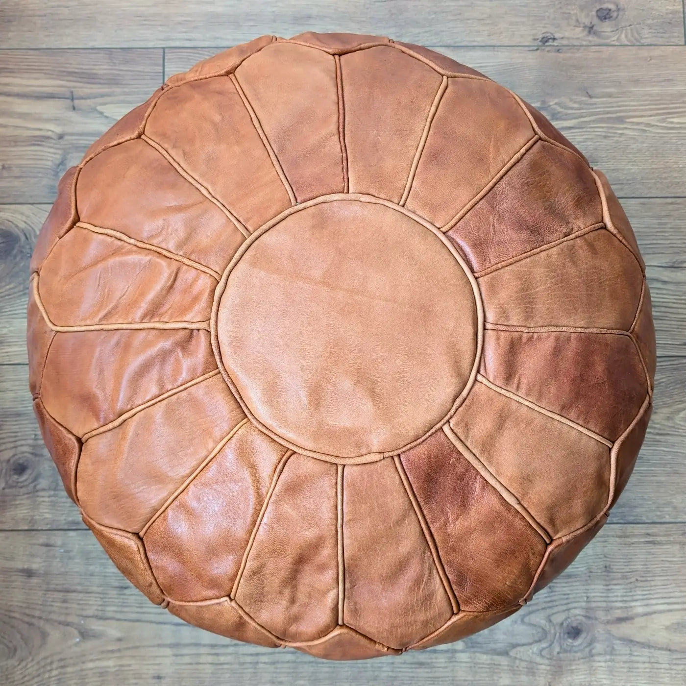 Puf Marocan XL din Piele Naturala Casablanca, Maro Nisipos, pe podea