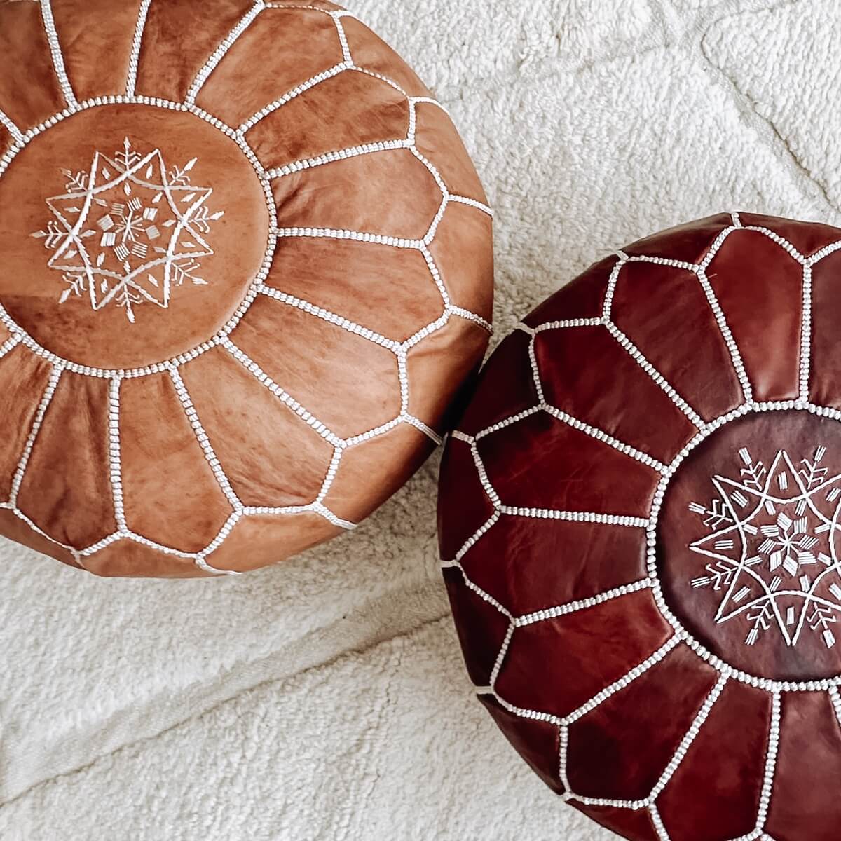 pouf marocan din piele naturala cusut manual de culoare maro deschis, mango+bloom