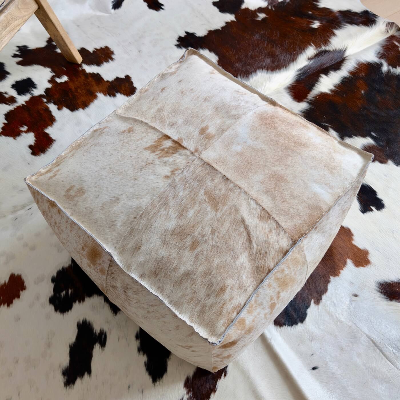 Taburet Puf din Piele Naturala de Vaca, Bej Pestrit
