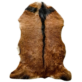 covor din piele de capra naturala cu fir lung de culoare maro, mango+bloom