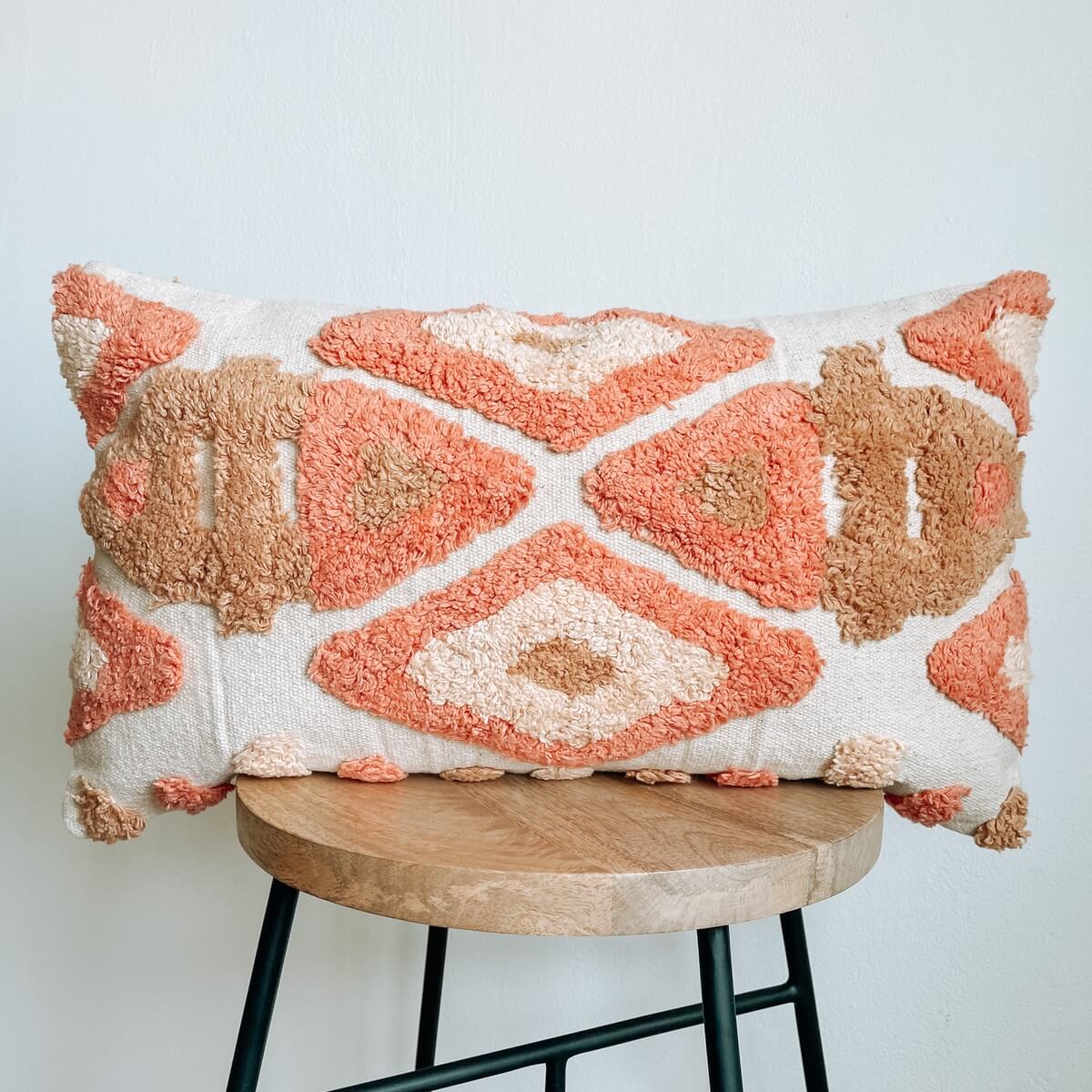 Husa de Perna Decorativa cu Motiv Plusat in romb