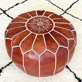 taburet puf marocan realizat handmade din piele de capra de artizani din Maroc, mango+bloom, culoare maro coniac